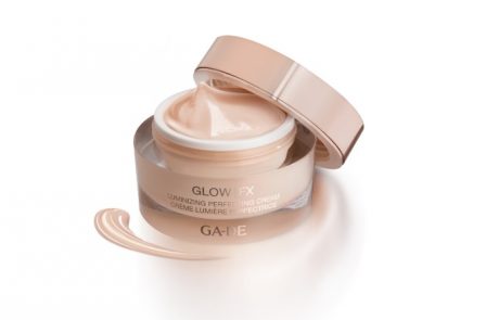 <span class="entry-title-primary">ג'ייד משיקה את  GLOW FX LUMINIZING PERFECTING CREAM.</span> <span class="entry-subtitle">קרם לחות המעניק זוהר מרהיב ויוצא דופן, מטשטש פגמים ומגן על העור.</span>