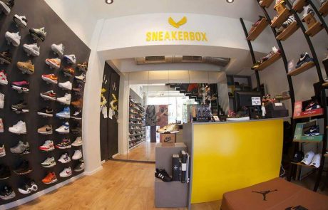 <span class="entry-title-primary">SneakerBox Tel-Aviv – חנות קטנה ומטריפה לנעלי סניקרס</span> <span class="entry-subtitle">סניקרבוקס מציגה נעליים ייחודיות ואופנתיות ממיטב מותגי הספורט בעולם</span>