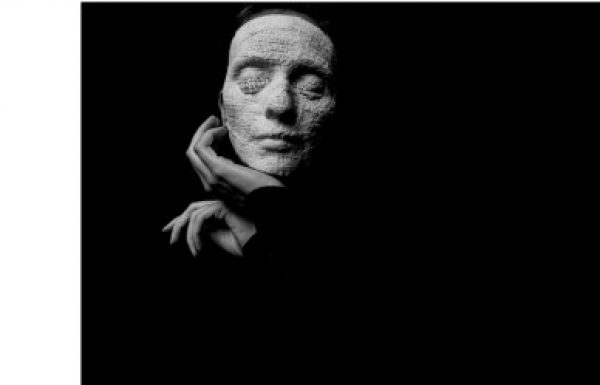 'פרויקט המסכה' – תערוכה של צלם האופנה עדו לביא.