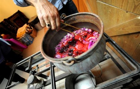 <span class="entry-title-primary">לקראת ט"ו בשבט: מה עוד אפשר לעשות עם עלים, פירות וכמובן פירות יבשים</span> <span class="entry-subtitle">באדיבות חברת 'אחים עיני' המתמחה בשחזור שטיחים</span>